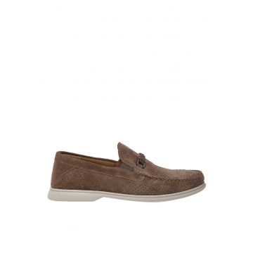 Pantofi loafer din piele intoarsa cu design perforat - Maro taupe