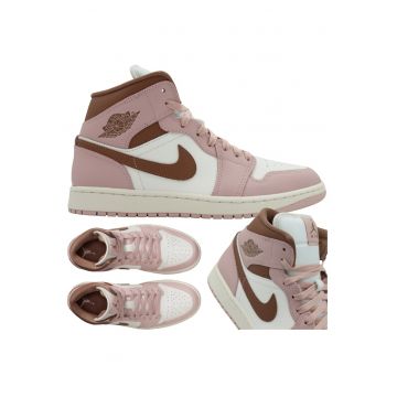 Pantofi Sport Barbati -  Air Jordan 1 Mid - Superior Din Piele Sintetica Pentru Durabilitate Si Confort - Perna De Aer Air-Sole Pentru Confort - Talpa Din Cauciuc Cu Aderenta Buna - Guler Captusit Pentru Suport - Marimea 44 - Bej