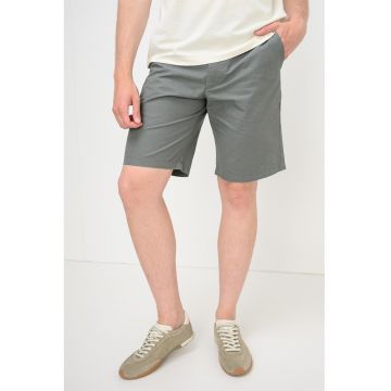 Bermude chino din bumbac Karl - Verde pal