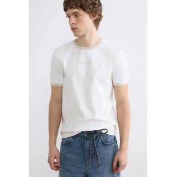 Bluza de bumbac cu decolteu la baza gatului si text - Alb/Roz pal