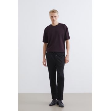 Pantaloni regular fit cu pensa - Negru