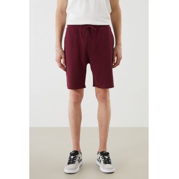 Pantaloni scurti cu snur de ajustare si model uni - Visiniu