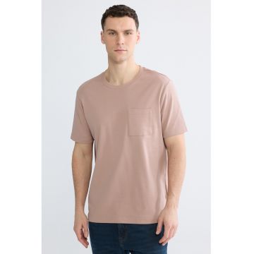 Tricou cu decolteu la baza gatului si buzunar pe piept - Roz prafuit