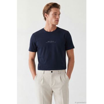 Tricou cu decolteu la baza gatului si imprimeu text - Bleumarin