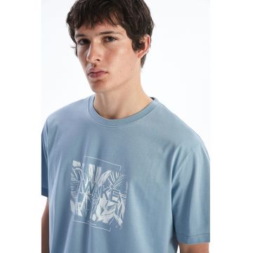 Tricou din bumbac cu decolteu la baza gatului si imprimeu pe partea din fata - Albastru prafuit