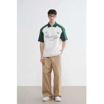Tricou polo din amestec de bumbac cu model grafic - Verde englez/Alb optic