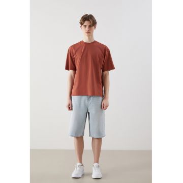 Tricou regular-fit cu decolteu la baza gatului - Caramiziu
