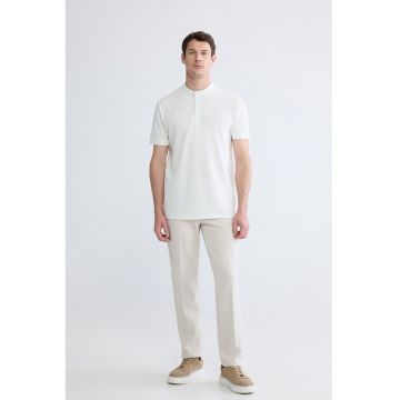 Tricou regular fit cu guler scurt - Alb