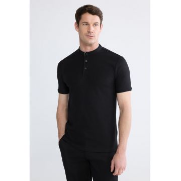 Tricou regular fit cu guler scurt - Negru stins