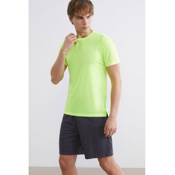 Tricou uni cu decolteu la baza gatulu - Verde lime