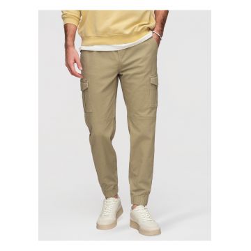 Pantaloni joggers cu buzunare cargo si material elastic - Verde masliniu