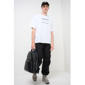 Tricou cu decolteu la baza gatului si imprimeu logo - Alb/Negru