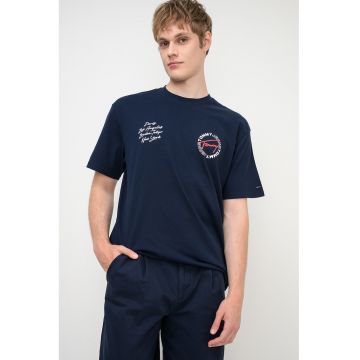 Tricou cu imprimeu grafic pe partea din spate - Rosu/Alb/Bleumarin