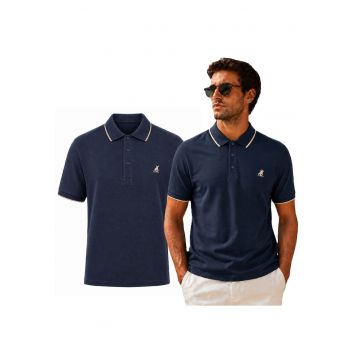 Tricou uni cu detalii contrastante