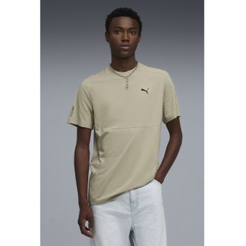Tricou cu decolteu la baza gatului si logo - Maro nisip -