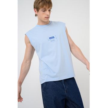 Tricou cu decolteu la baza gatului si logo Nurazak - Albastru pastel
