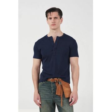 Tricouri barbati -  Tricou Slim Fit cu nasturi - Albastru marin - 100% bumbac