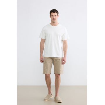 Pantaloni scurti cargo cu croiala lejera - Bej