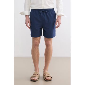 Pantaloni scurti de baie cu buzunare laterale si snur - Albastru oceanic