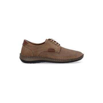 Pantofi din piele nubuc cu design perforat