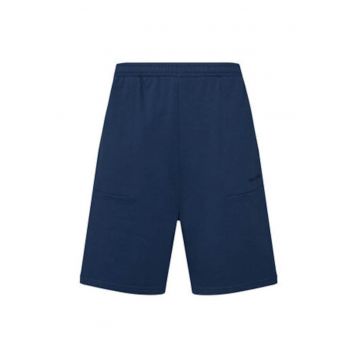 Pantalani scurti de trening cu talie elastica si un buzunar pe partea din spate -