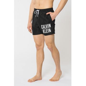 Pantaloni scurti de baie cu imprimeu logo si snur in talie