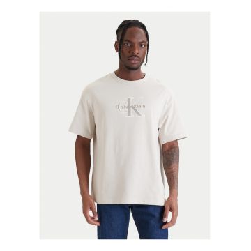 Tricou cu decolteu la baza gatului si logo brodat