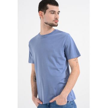 Tricou regular fit cu decolteu la baza gatului - Albastru prafuit