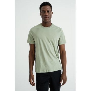 Tricou regular fit cu decolteu la baza gatului - Verde pal