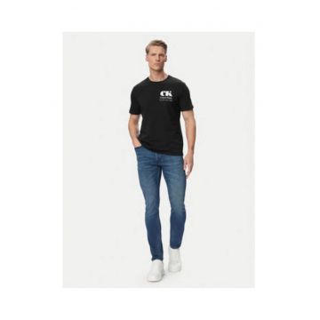 Tricou regular fit cu model grafic pe spate