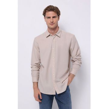 Camasa regular fit cu guler ascutit - Bej inchis
