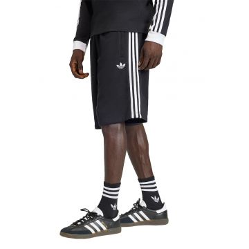 Pantaloni scurti de bumbac cu logo brodat si benzi contrastante - Alb/Negru