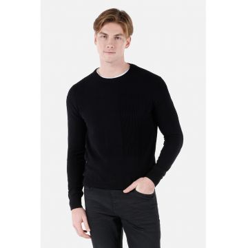 Pulover regular fit cu decolteu la baza gatului - Negru