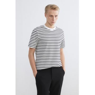 Tricou cu decolteu la baza gatului si dungi - Alb/Negru