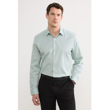 Camasa slim-fit cu guler ascutit - Verde deschis