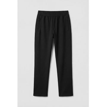 Pantaloni de trening cu croiala dreapta si buzunare - Negru