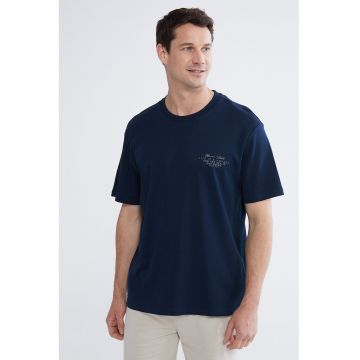 Tricou cu decolteu la baza gatului si imprimeu discret - Bleumarin