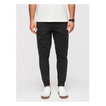 Pantaloni jogger cu buzunare cargo si material elastic - Negru