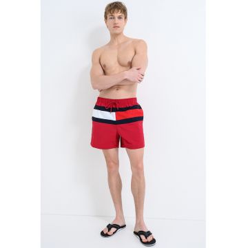 Pantaloni scurti de baie cu logo si snur in talie - Negru/Rosu inchis