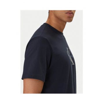 Tricou cu imprimeu logo pe piept - decolteu la baza gatului si model uni -