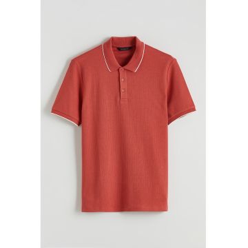 Tricou polo din bumbac - Caramiziu