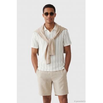 Tricou polo cu decupaj in V - Bej deschis