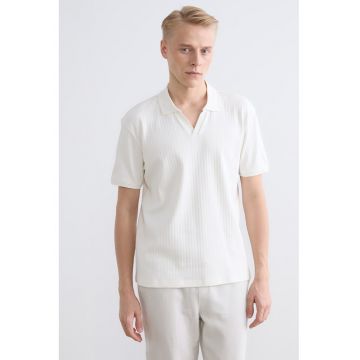 Tricou polo regular fit cu decupaj in V - Alb murdar
