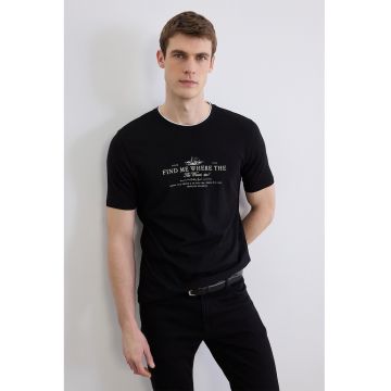 Tricou cu decolteu la baza gatului si imprimeu text - Negru/Bej