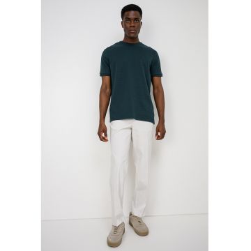 Tricou cu model in dungi si decolteu la baza gatului - Verde englez