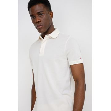 Tricou polo regular fit cu fenta ascunsa cu nasturi - Alb fildes