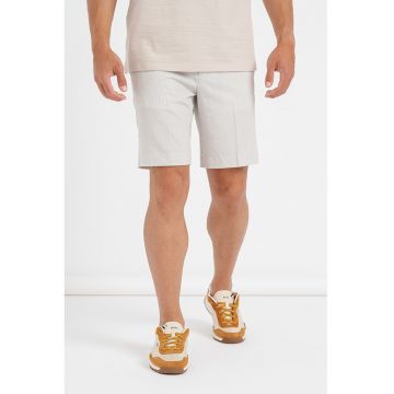 Pantaloni scurti cu croiala dreapta si aspect texturat - Gri deschis