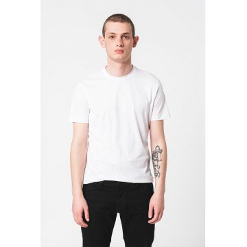 Tricou cu decolteu la baza gatului si logo
