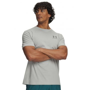 Tricou cu decolteu la baza gatului si logo - Gri deschis