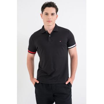Tricou polo slim fit cu mansete contrastante - Alb/Rosu inchis/Negru carbon